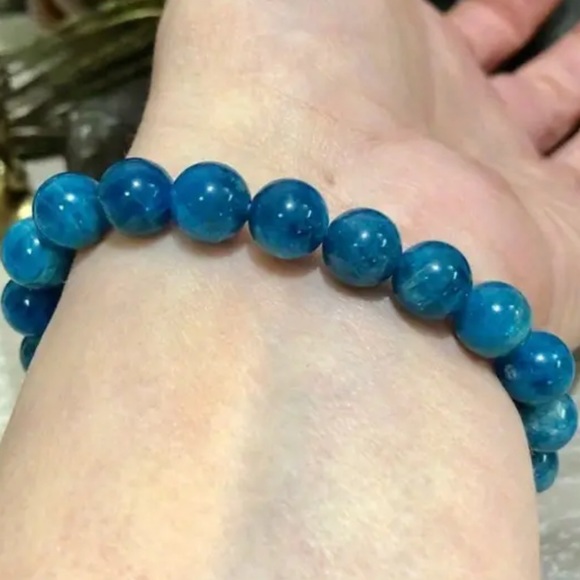 Apatite Gemstone bracelets - Picture 9 of 11